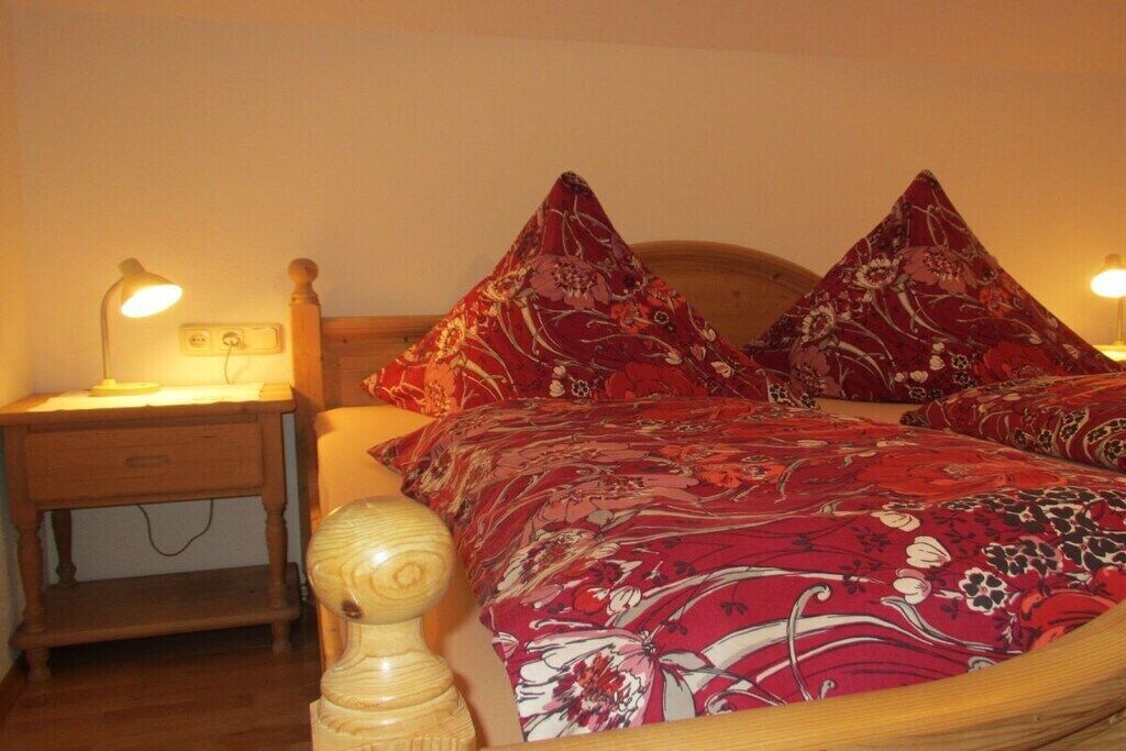 2 Schlafzimmer, Reisekinderbett, kostenloses WLAN, Bettwäsche