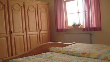 1 Schlafzimmer, Bügeleisen/Bügelbrett, Reisekinderbett, kostenloses WLAN