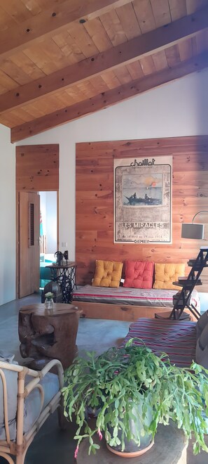Interior - Casa Pargulitu: More Than a Spacious Holiday Home – An Authentic Living Experience (Serra-di-Ferro)