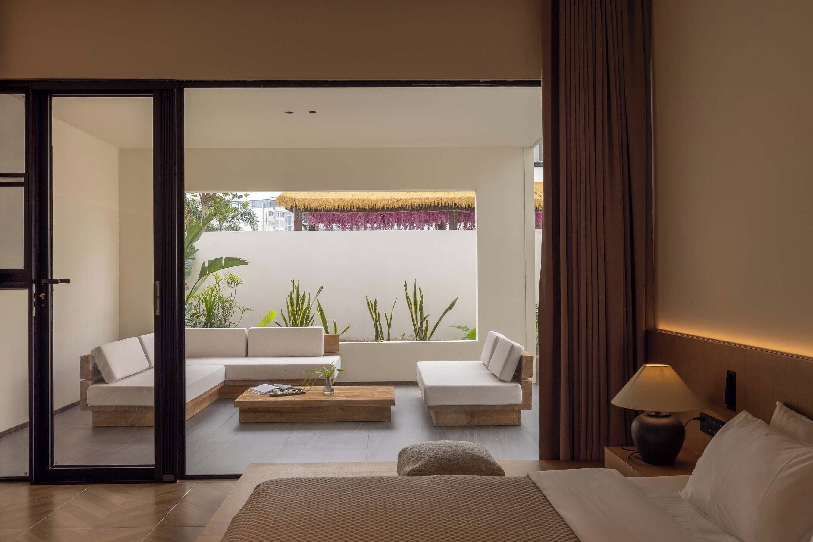 Grand Double Room | Desk, free WiFi, bed sheets