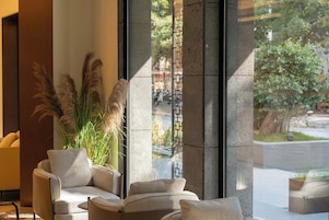 Sala de estar en el lobby