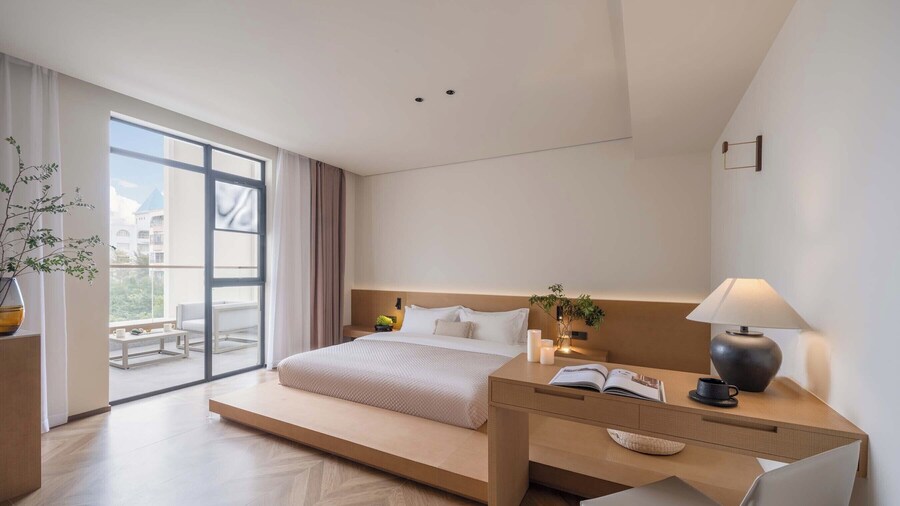 Silver Beach Puyue Designer Homestay