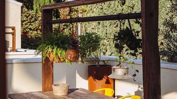 Premium Double Room | Outdoor dining