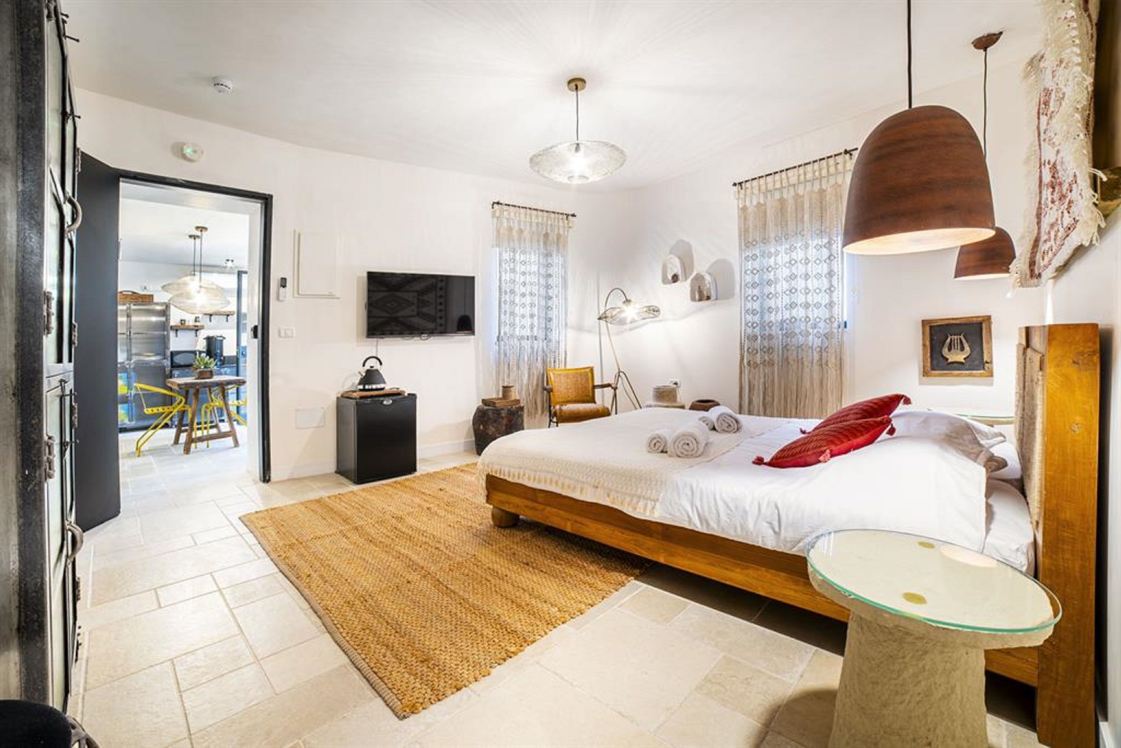 Double Room | Free cribs/infant beds, free WiFi, bed sheets