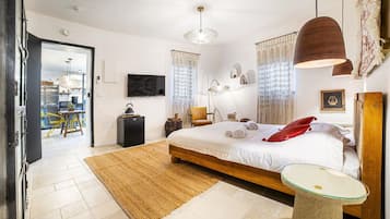 Double Room | Free cribs/infant beds, free WiFi, bed sheets
