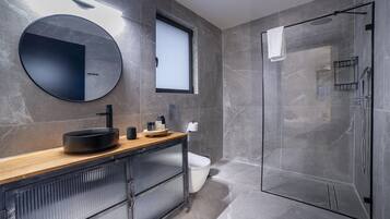 Premium Double Room | Bathroom