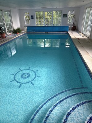 Una piscina techada