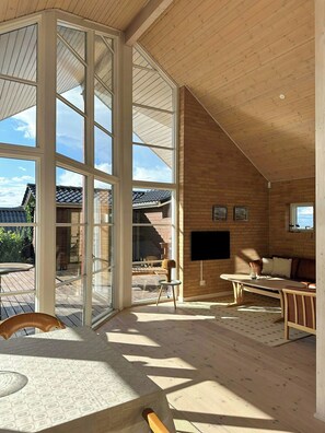TV - House with views and beach near Bogense (Bogense)