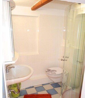 Bathroom - Chalet by the mountain stream (Herzberg am Harz-Lonau)