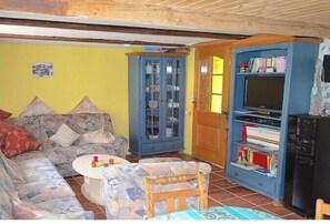 Smart-TV, Kamin, Stereoanlage