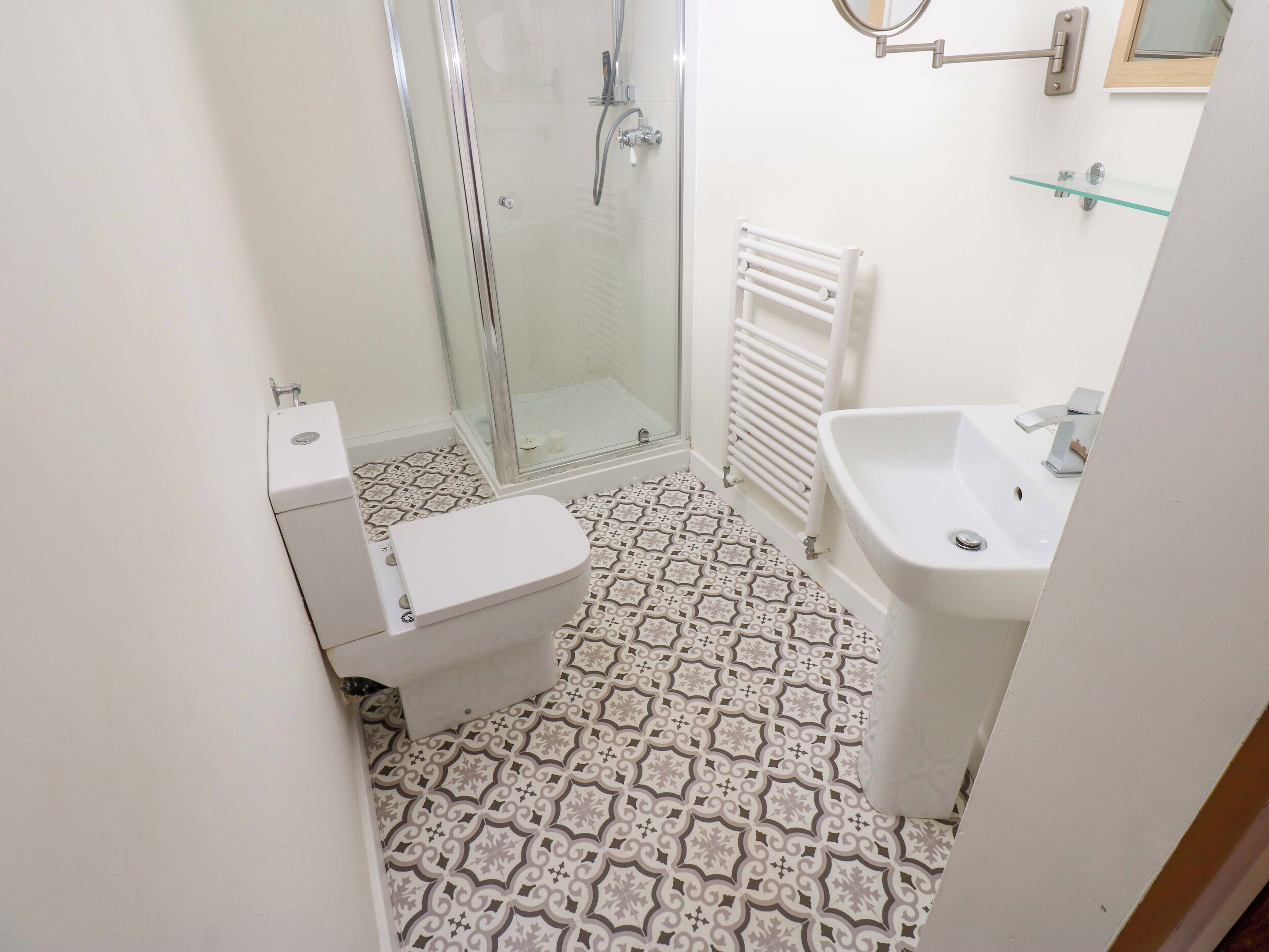 Cottage | Bathroom | Shower