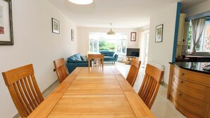 Cottage | Tempat makan