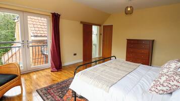 Cottage | 4 bedrooms, free WiFi, individually decorated, individually furnished