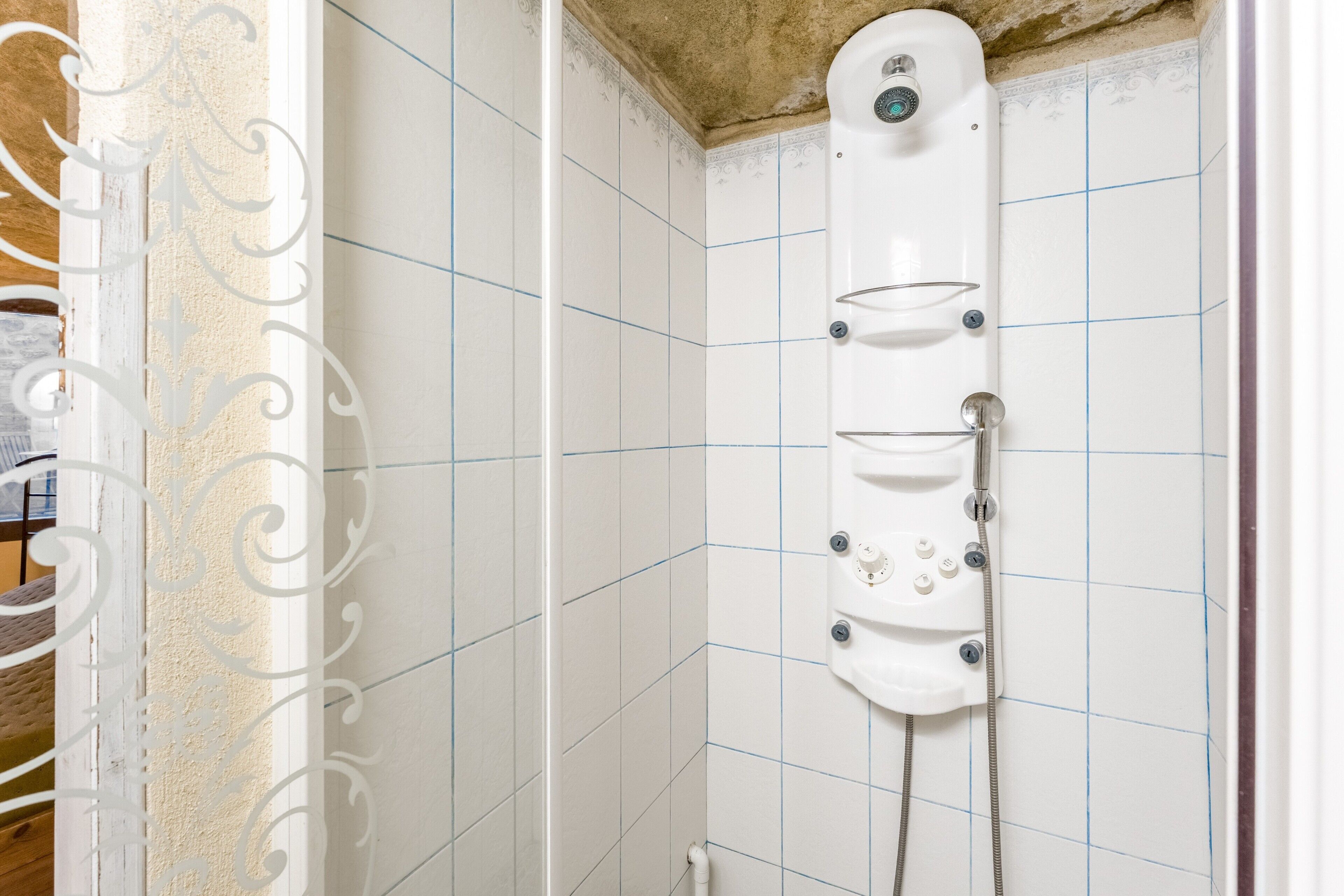 Douche, serviettes fournies