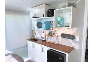 Interior - Leo's Studio – Private Entrance (Port Orange)