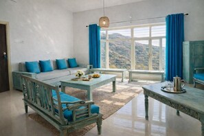 Room | Living area - Sky Mount Villa (Mount Abu)