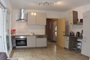 Fridge, microwave, oven, stovetop - Holiday home in the Harz Mountains with 2 bedrooms (Darlingerode)