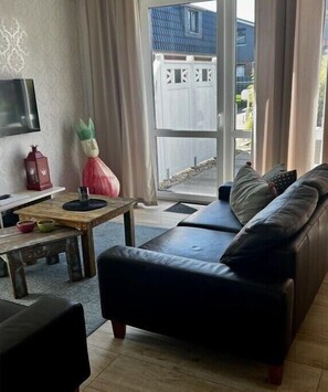 Smart-TV, DVD-Player, Stereoanlage