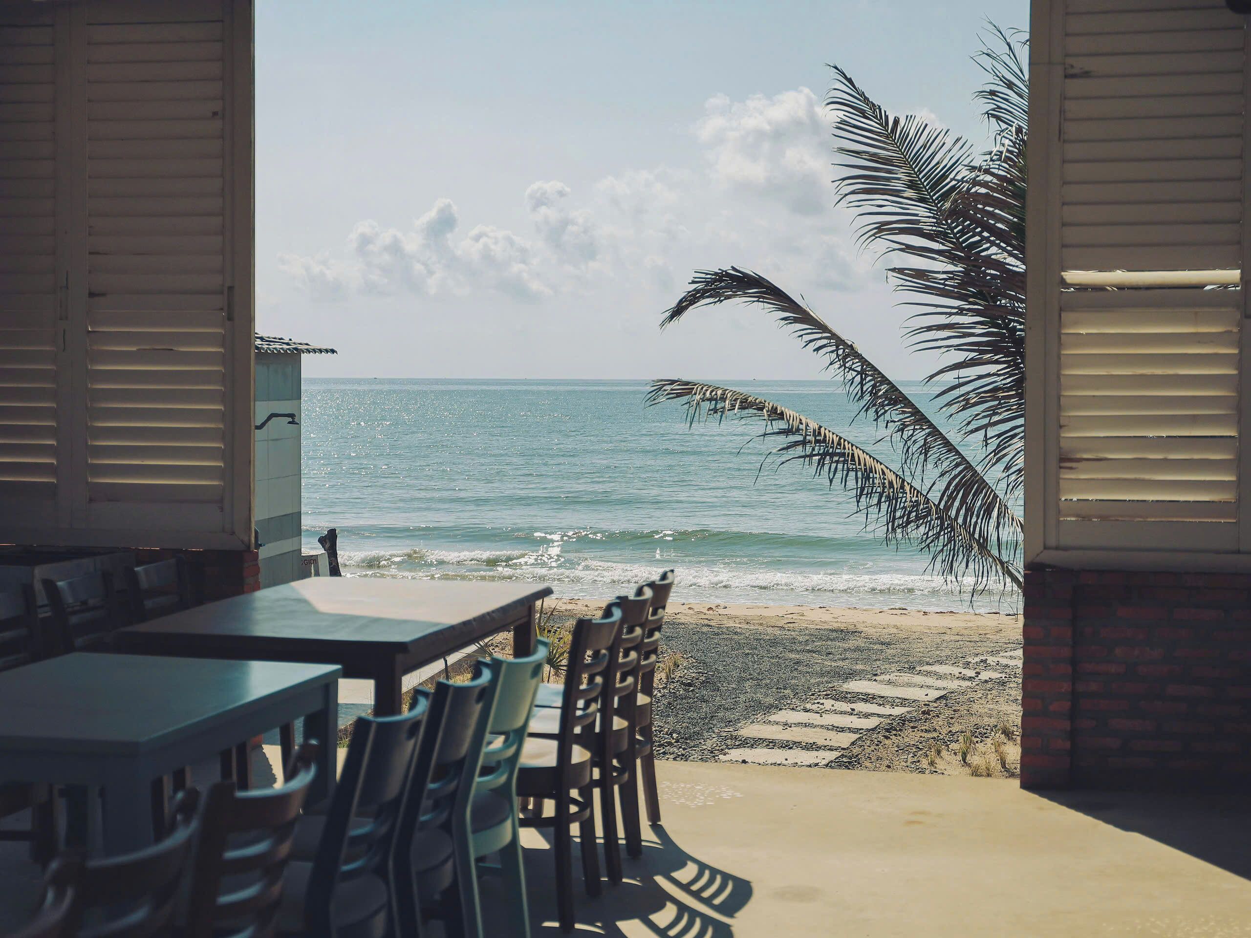 Bungalow, 5 Bedrooms, Private Pool, Beach View | Outdoor dining