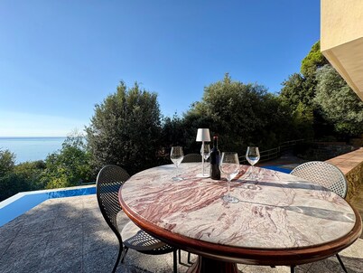 Villa Roberta – Pool, Garden, WiFi & Private Parking, Privacy in the Pinewood