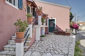 Property grounds - Apartment 'Tolis House' (Kavallouri)