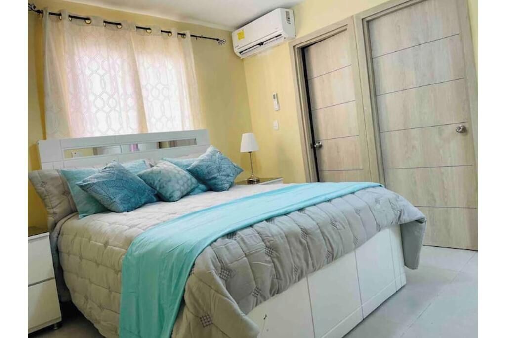 3 chambres, fer et planche à repasser, Wi-Fi, draps fournis