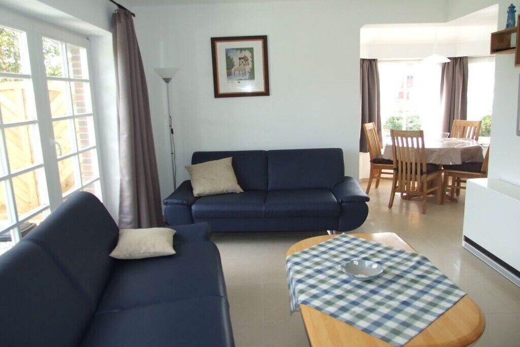 Smart TV, fireplace, stereo