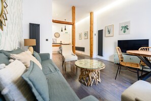 TV - (TET263D) 2 bedroom apartment in the center of Madrid (Madrid)