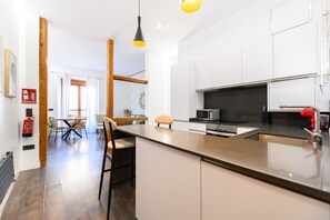 Coffee/tea maker, fridge, microwave, oven - (TET263D) 2 bedroom apartment in the center of Madrid (Madrid)