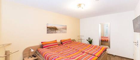1 bedroom, iron/ironing board, free WiFi
