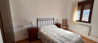 2-bedroom apartment with mountain views, 2 km from the slopes