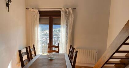 2-bedroom apartment with mountain views, 2 km from the slopes