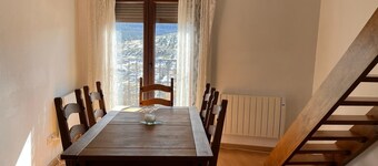 2-bedroom apartment with mountain views, 2 km from the slopes