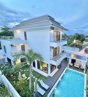 Exterior - Brand new luxury pool villa in Chiang Mai, 5 bedrooms 6 bathrooms, near the City (Chang Wat Chiang Mai)