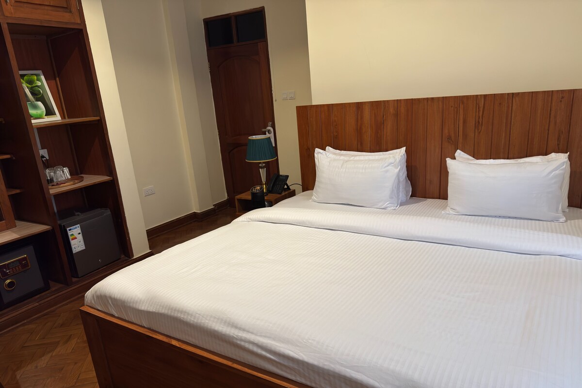 Chambre double ou avec lits jumeaux, balcon, vue sur la montagne | Draps en coton égyptien, literie de qualité