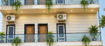 Hotel Kanta Kuteer Barsana