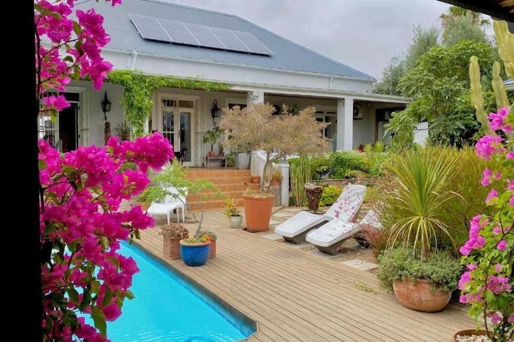 1 Royal Street Guesthouse