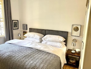 Kahden hengen deluxe-huone, vuoristonäköala | Silitysrauta/-lauta, ilmainen Wi-Fi