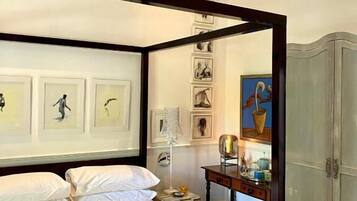 Deluxe Double Room, Garden View | Iron/ironing board, free WiFi