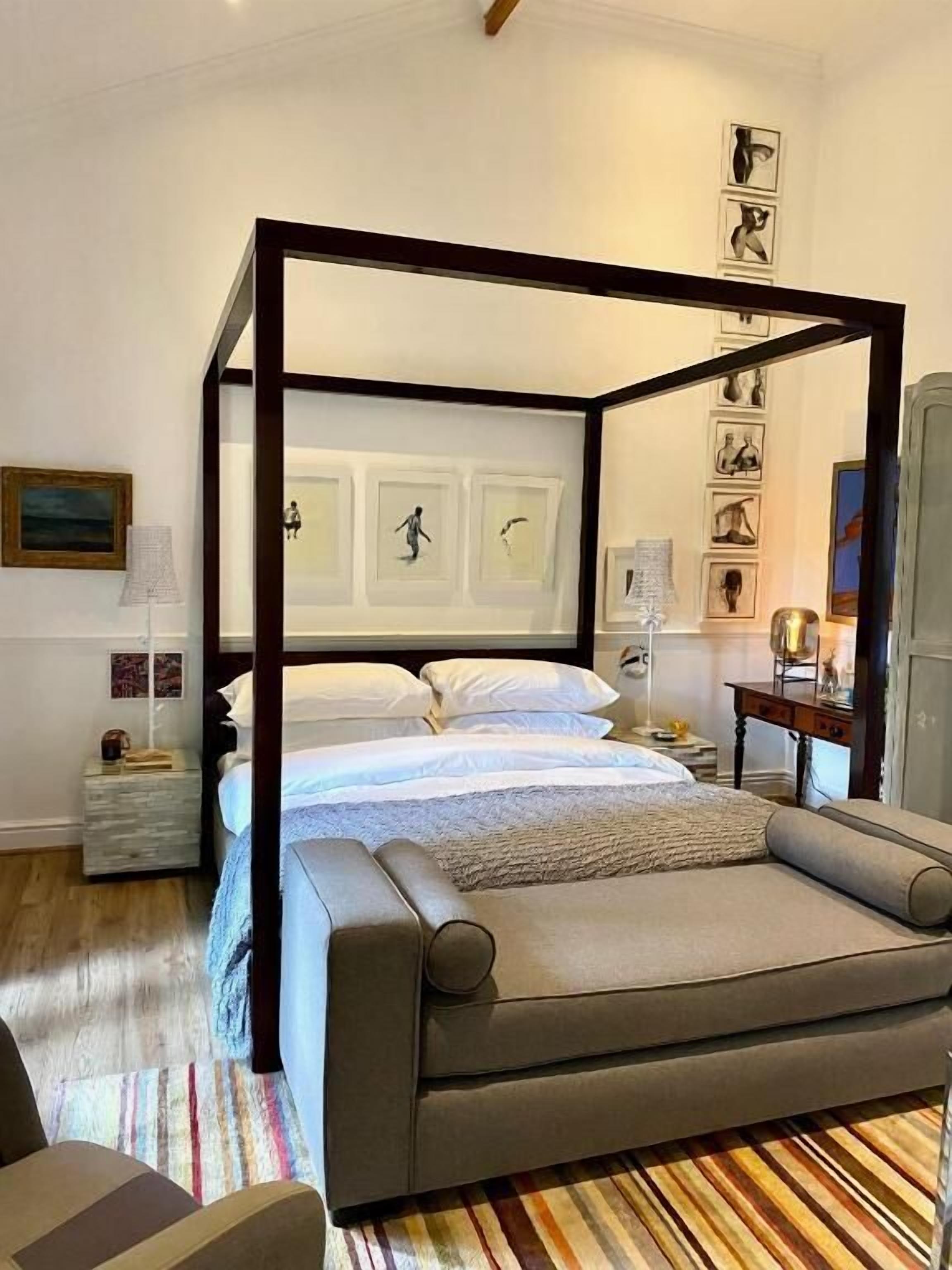 Habitación doble Deluxe, vista al jardín | Tabla de planchar con plancha y wifi gratis 