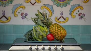 Alimentos y bebidas