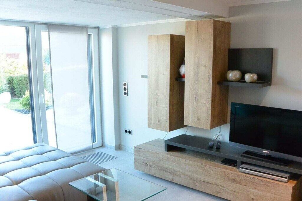 Smart-TV, Kamin, Videospiele, DVD-Player