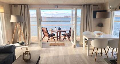 Houseboat in the Baltic Sea with 2 bedrooms