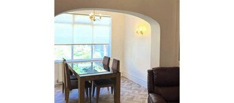 West Street House – Spacious 4-Bed Home Near M1, Ideal for Groups & Contractors