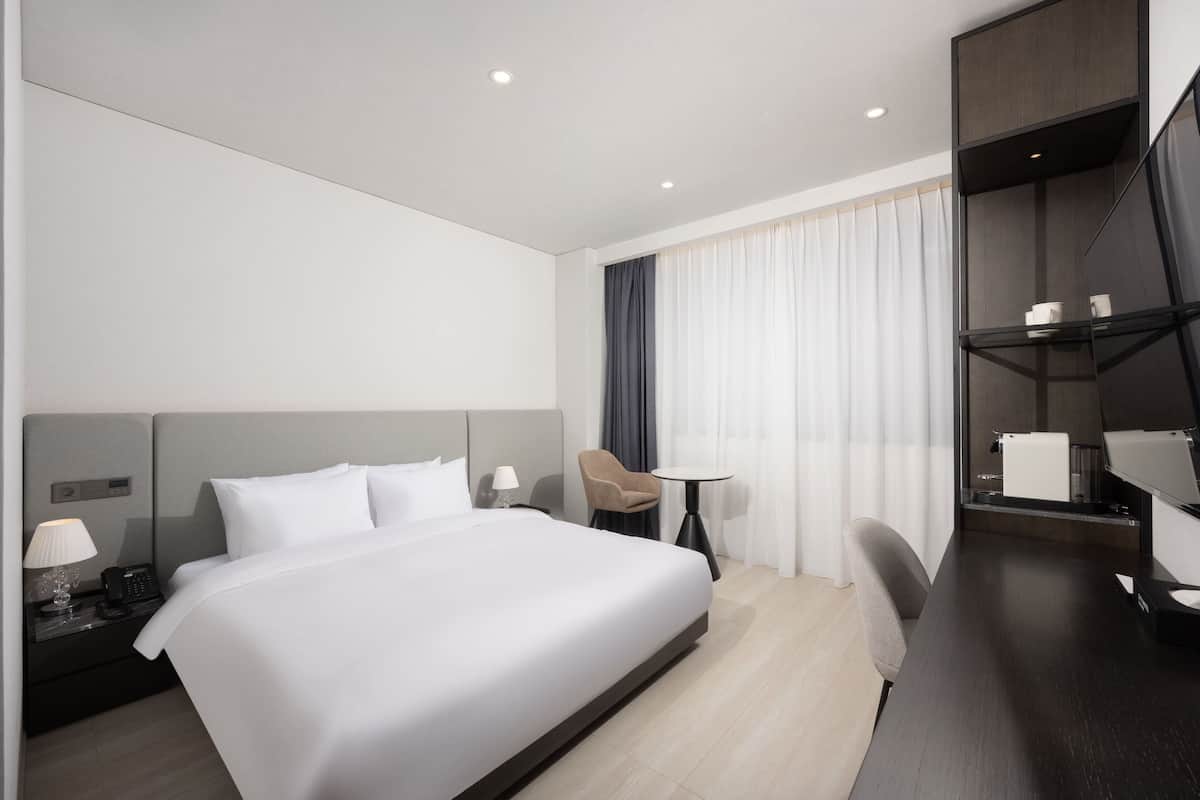 Economy Double Room | Individually decorated, individually furnished, desk, free WiFi