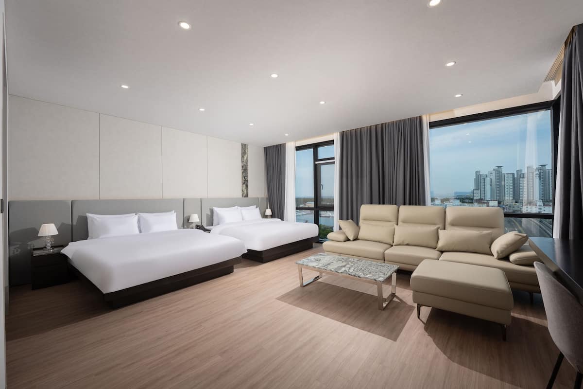 Family Suite | Individually decorated, individually furnished, desk, free WiFi