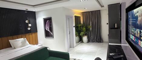 Superior Suite, Balcony | Room amenity