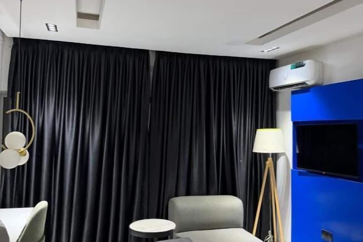 Suite Deluxe, vistas a la montaña | Caja fuerte, sistema de insonorización, wifi gratis
