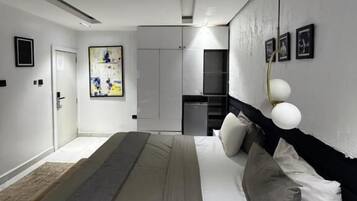 Suite Deluks, pemandangan gunung | Brankas, kedap suara, dan Wi-Fi gratis