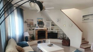 Living area - 460 m2 private villa in Tres Cales, Llametlla de Mar (Les Tres Cales)